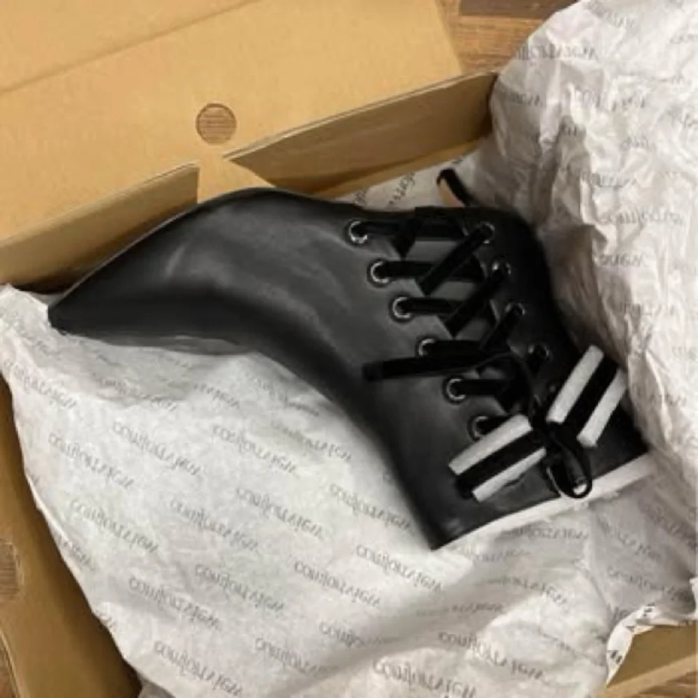Comfortview black kitten heel booties 8.5w